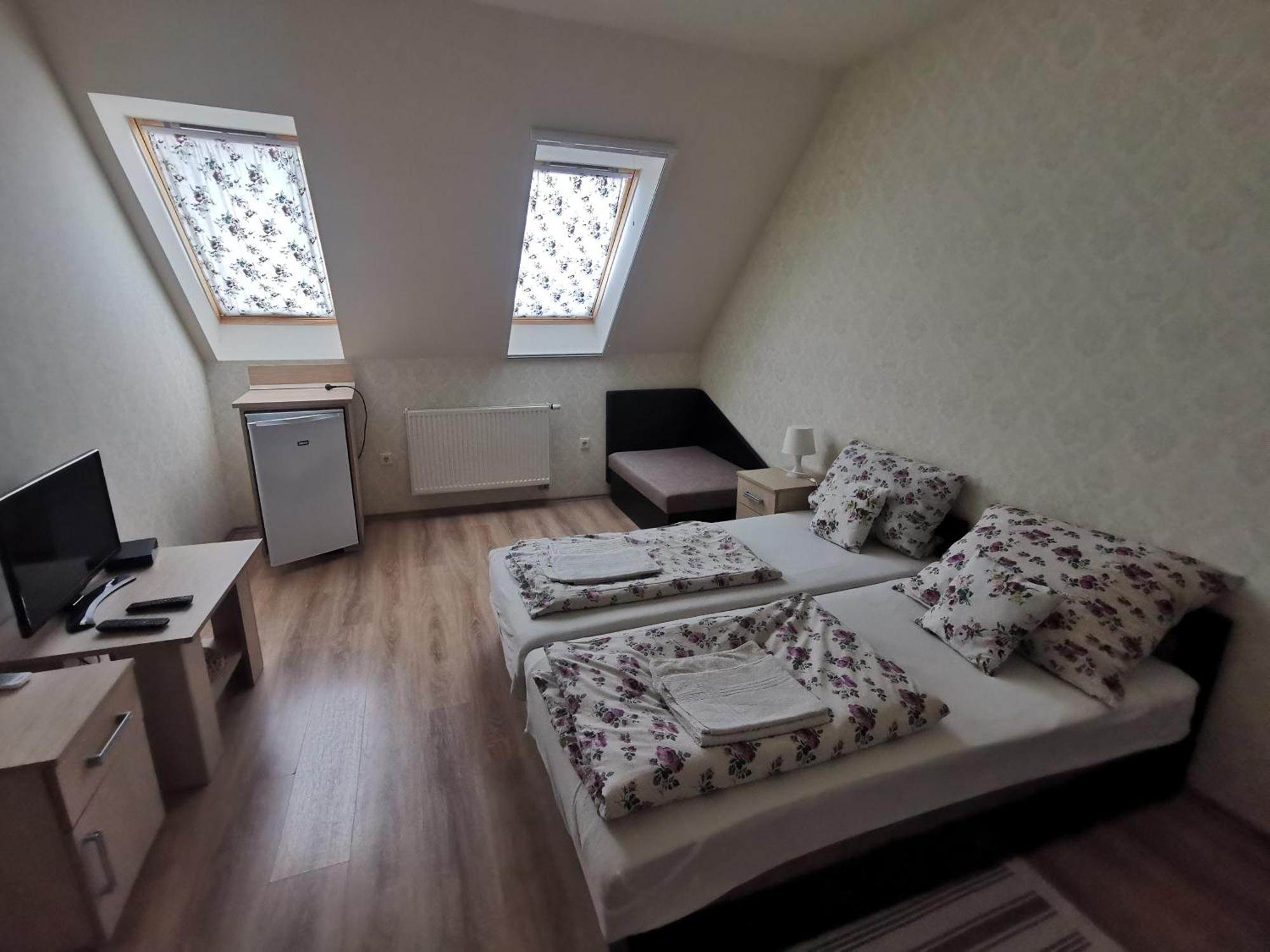 Village Garden Family Guest House Tiszakanyár エクステリア 写真