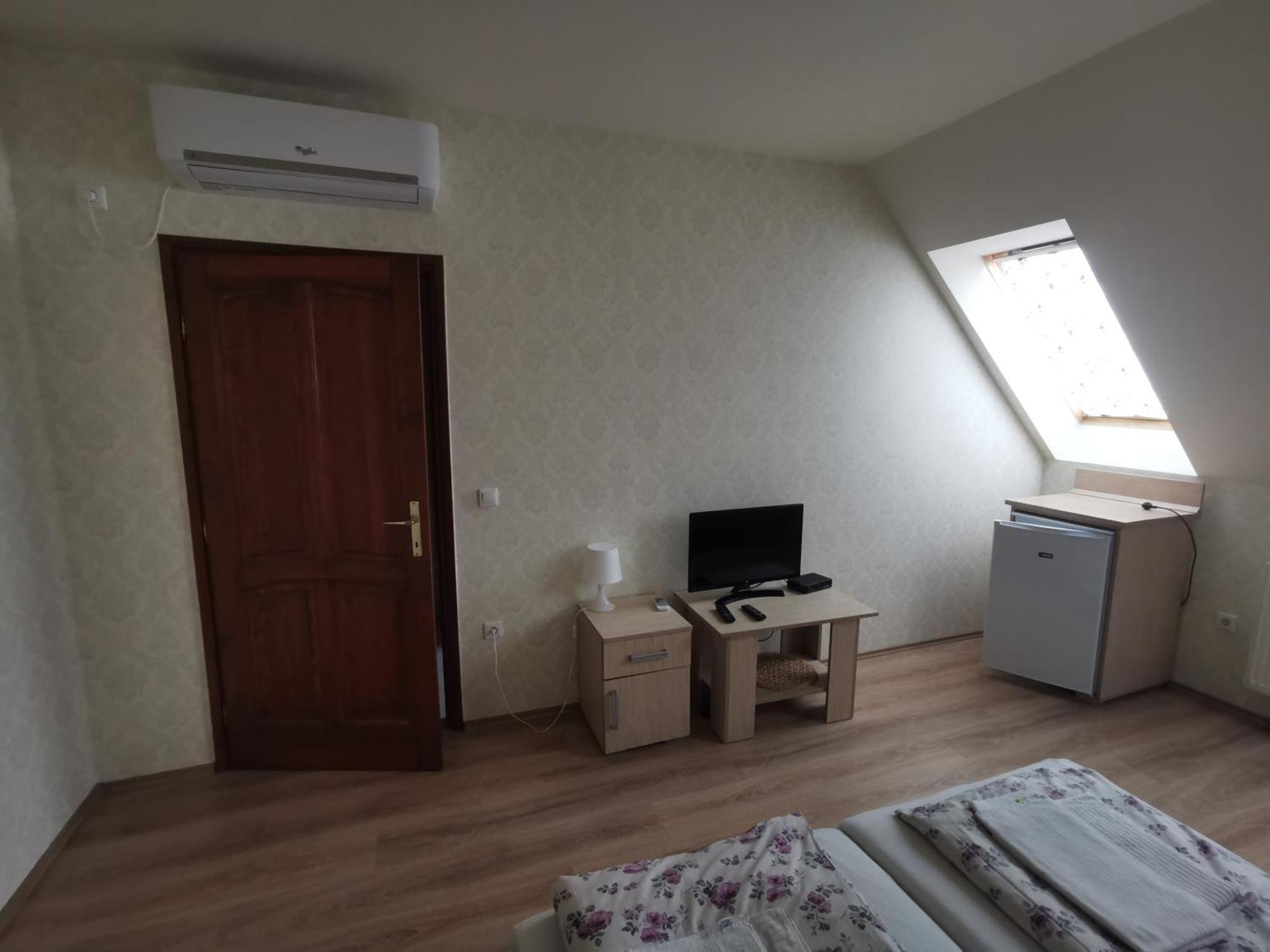 Village Garden Family Guest House Tiszakanyár エクステリア 写真