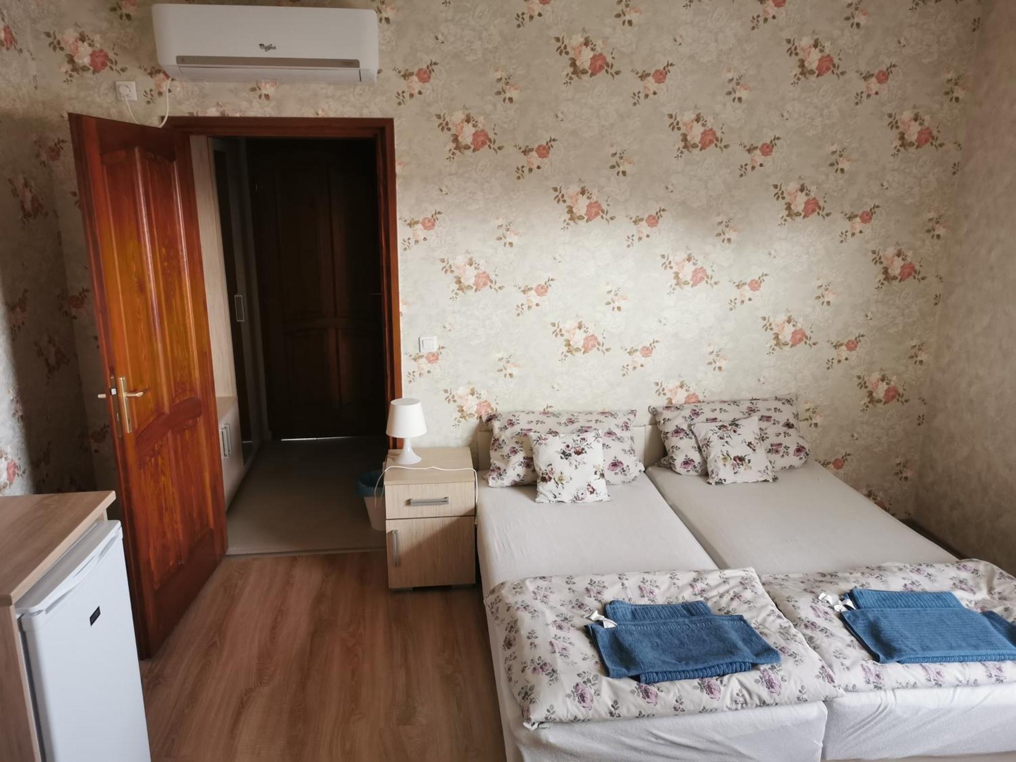 Village Garden Family Guest House Tiszakanyár エクステリア 写真